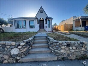 Building Photo - 10322 Plainview Ave