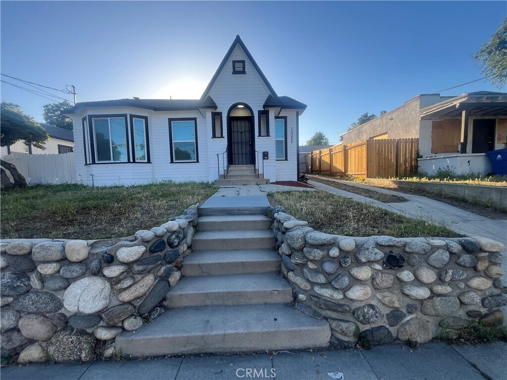 Foto principal - 10322 Plainview Ave
