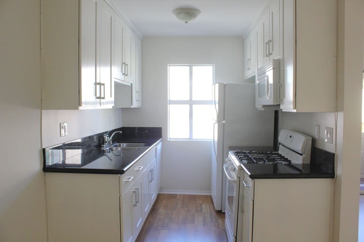 Primary Photo - 854 9th St