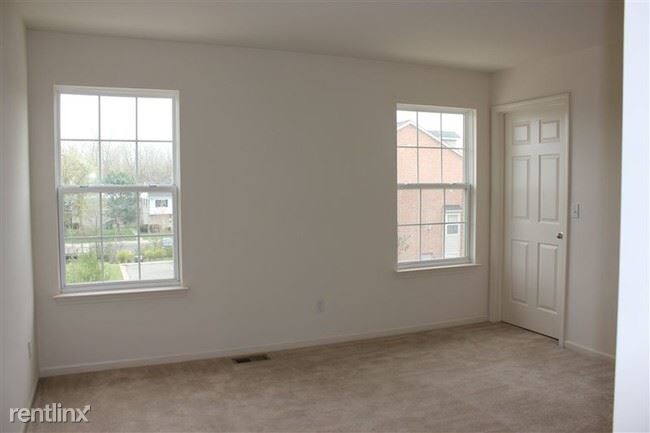 Building Photo - 2 br, 2.5 bath Condo - 22001 Parkview Dr 2...