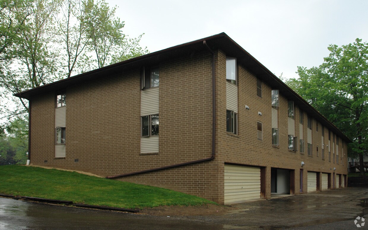 Building Photo - 420 N Main St