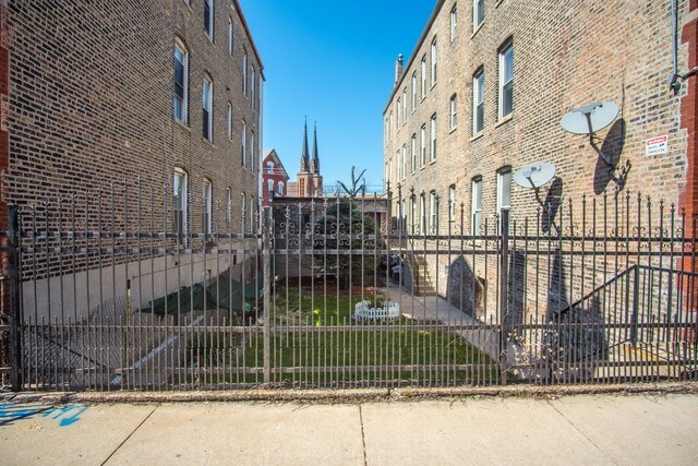 Building Photo - 2030 W Coulter St