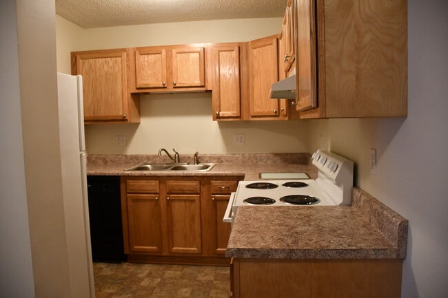 Kitchen - 12 Woodland Oaks Dr