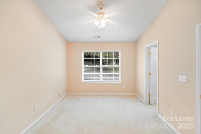 Foto del edificio - 15021 Deshler Ct