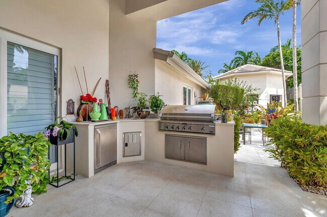 Foto del edificio - 17070 Royal Cove Way