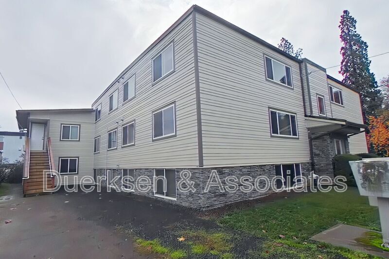 113 NW 11th St Unit 200, Corvallis, OR 97330 Condo for Rent in Corvallis, OR