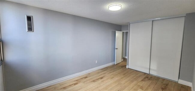 Building Photo - 25 Mabelle