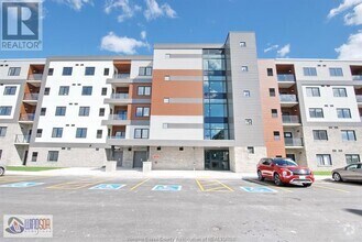 Building Photo - 2550 Sandwich W Pkwy