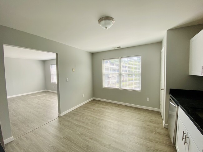 KITCHEN/J-N - Marshfield Apartments