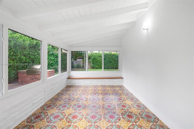 Foto del edificio - 5775 SW 28th St