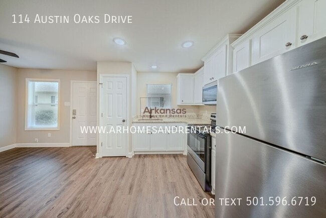 Building Photo - 114 Austin Oaks Dr