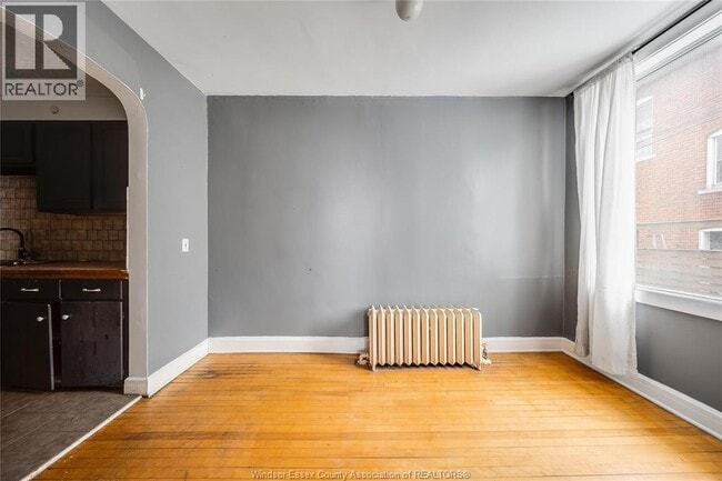 Building Photo - 1701 Wyandotte St E