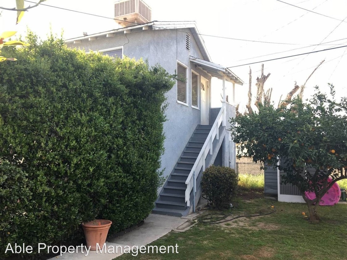 131 Ray St, Bakersfield, CA 93308 Apartment for Rent in Bakersfield