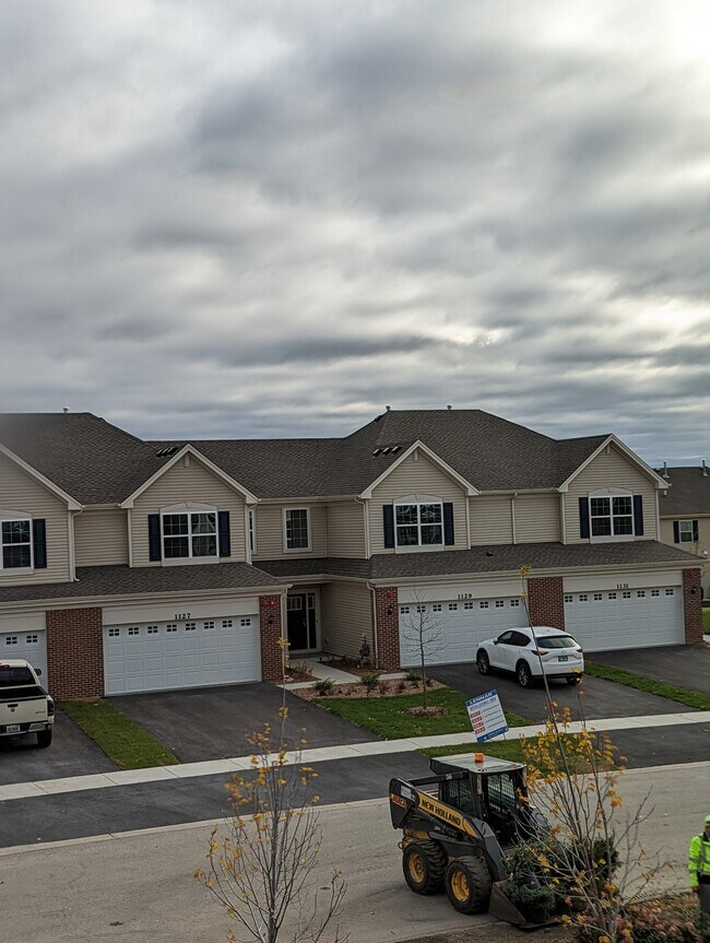 Front View - 1129 Hawk Hollow Dr