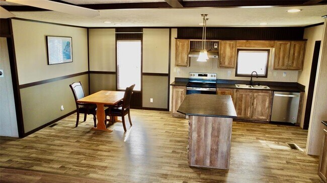 Foto del edificio - 17310 State Hwy 95