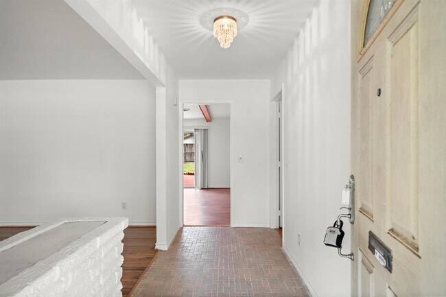 Foto del edificio - 4802 Braesvalley Dr