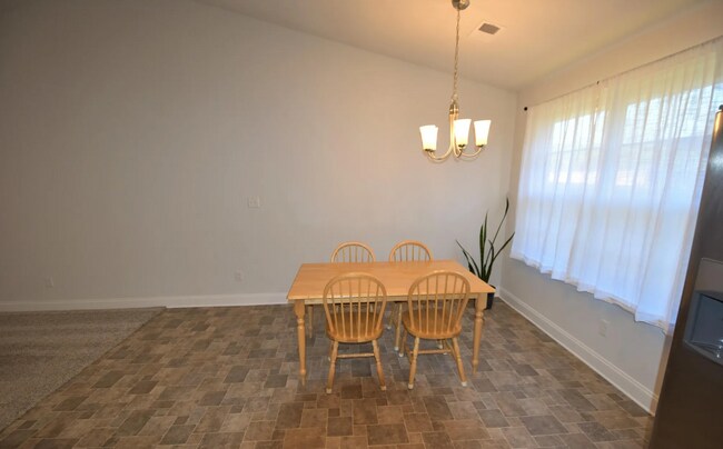 Foto del edificio - 7911 Allen Glen Ln