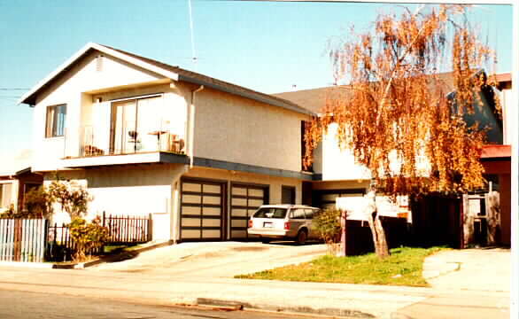 Building Photo - 1425 Costa Ave