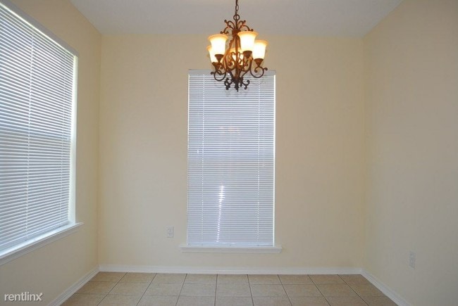 Building Photo - 3 br, 2 bath House - 15 Periwinkle Ln