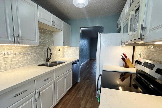 Foto del edificio - 3121 NW 47th Terrace