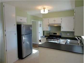 Building Photo - 606 W N Loop Blvd