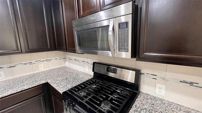 Foto del edificio - 4439 Ashberry Pine Ln