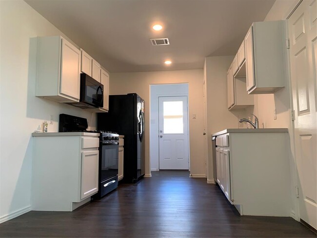 Building Photo - 5916 Rimini Landing Ln