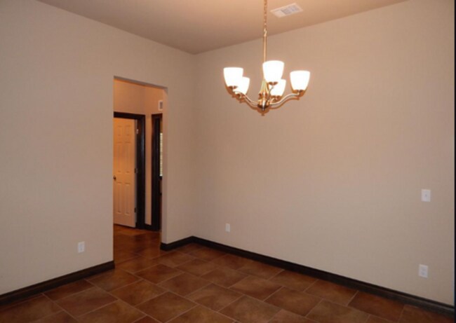 Foto del edificio - TAKE A LOOK AT YOUR NEW HOME!