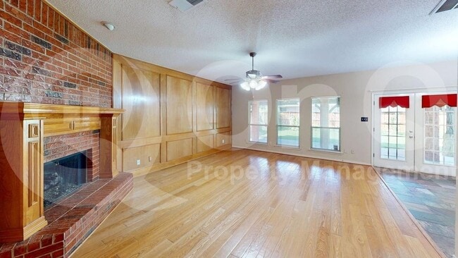 Foto del edificio - 402 Baltusrol Cir