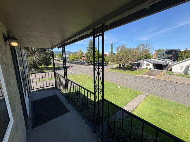 Building Photo - 350 Alder St