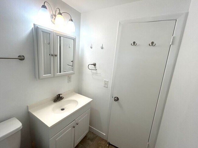 Foto del edificio - 621 Lakeview St
