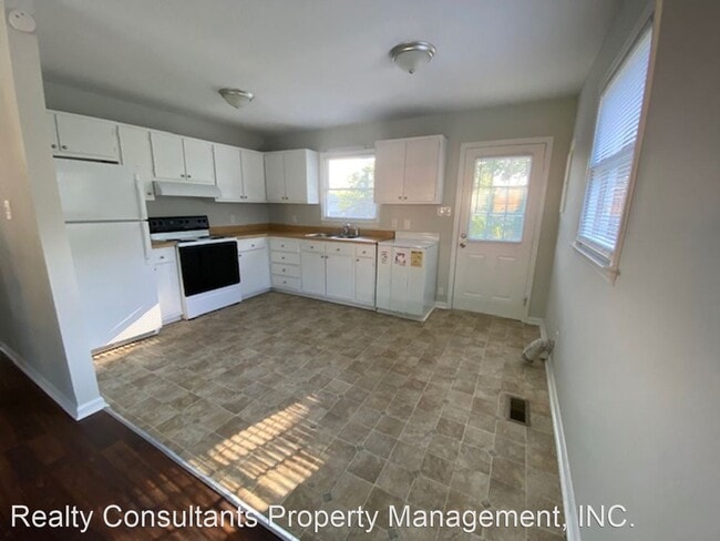 Building Photo - 3 br, 1.5 bath House - 823 Avalon Road