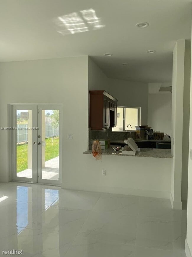 Building Photo - 4 br, 2.5 bath House - 27561 SW 162nd Ct #...