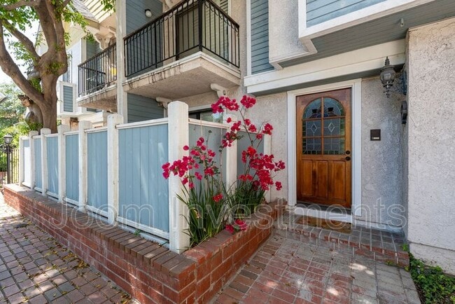 Foto del edificio - 444 S Los Robles Ave