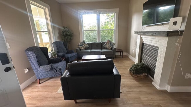 Building Photo - 203 Brockman Ave