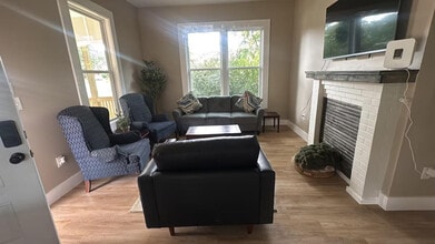 Building Photo - 203 Brockman Ave