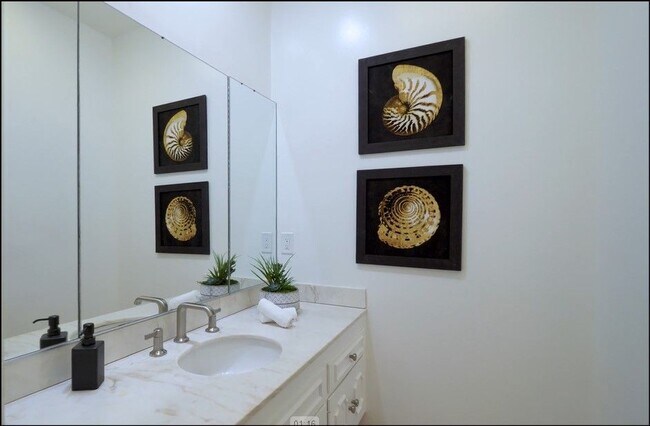 Foto del edificio - 16375 Sloan Dr