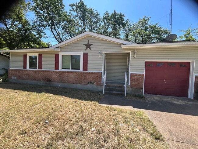 Photo - 110 Leighton Dr (Terrell, TX) House