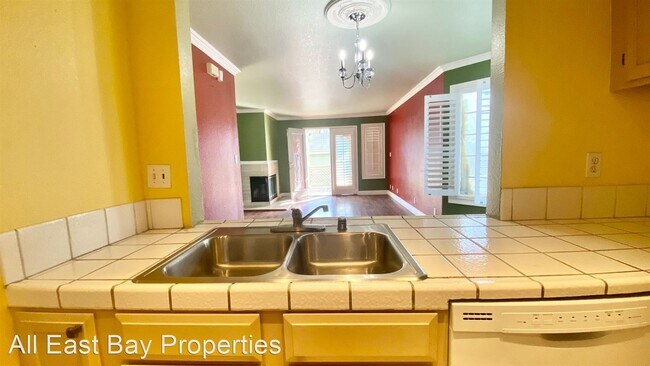Foto del edificio - 2 br, 2 bath House - 1408 Market St. unit B.