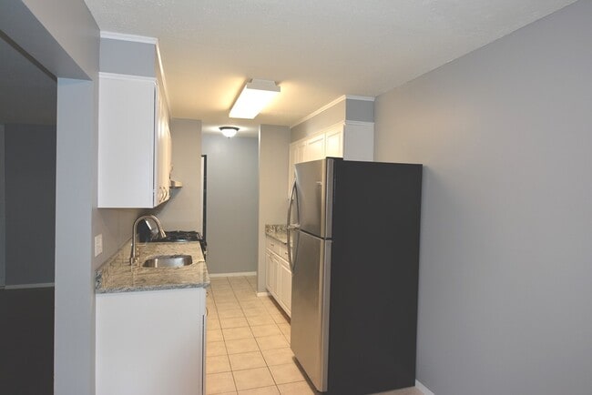 Building Photo - 40 Shrewsbury Green Dr
