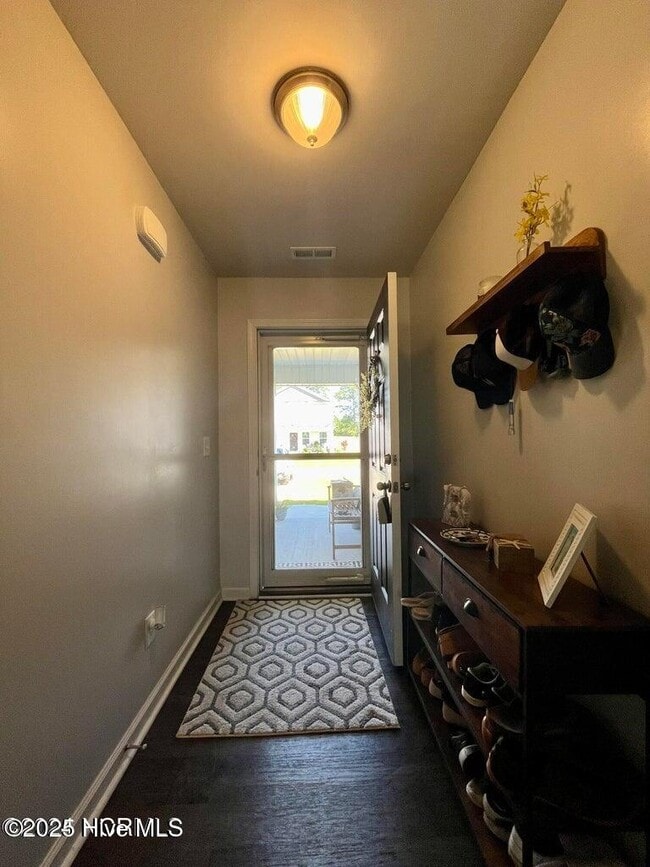 Foto del edificio - 407 Hope Ln