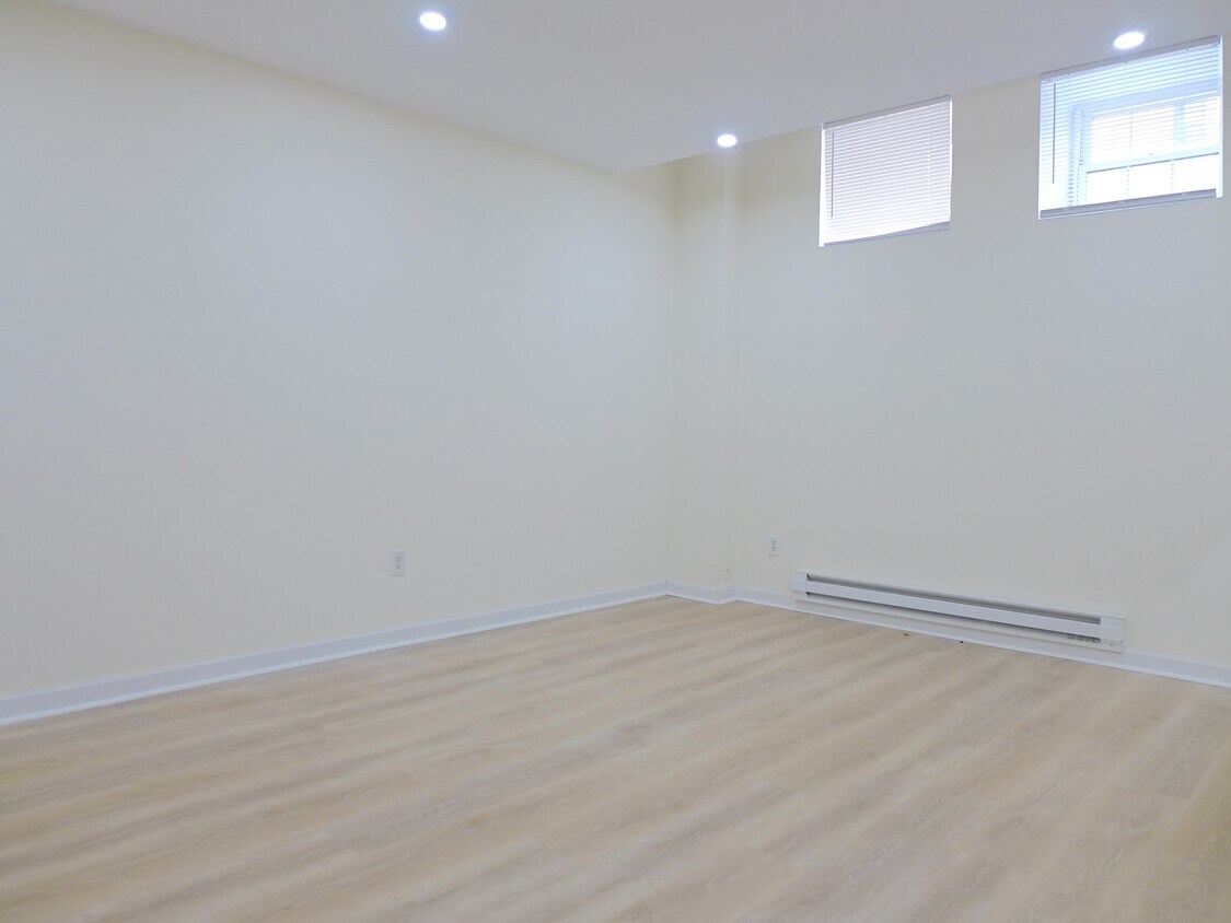 Foto principal - 458 Park Dr