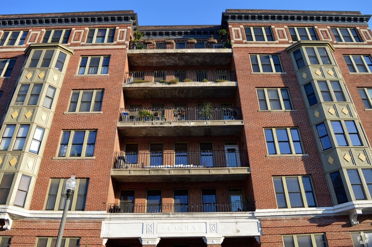 Building Photo - The Carola