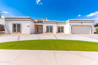 Building Photo - 7033 San Marino Dr