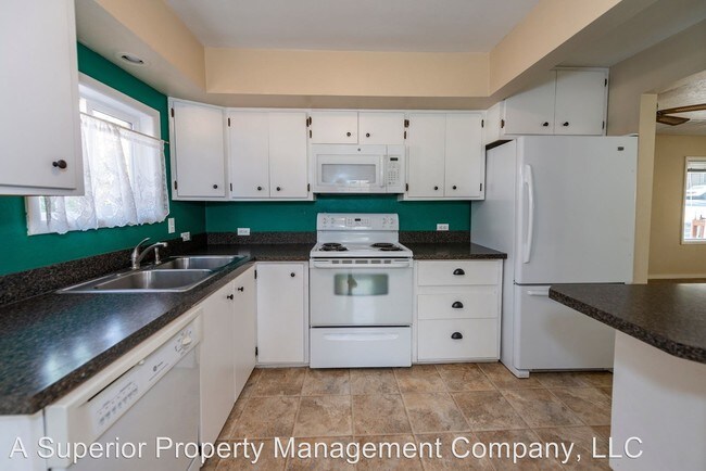 Building Photo - 3 br, 1.5 bath House - 1527 NW 10th St.