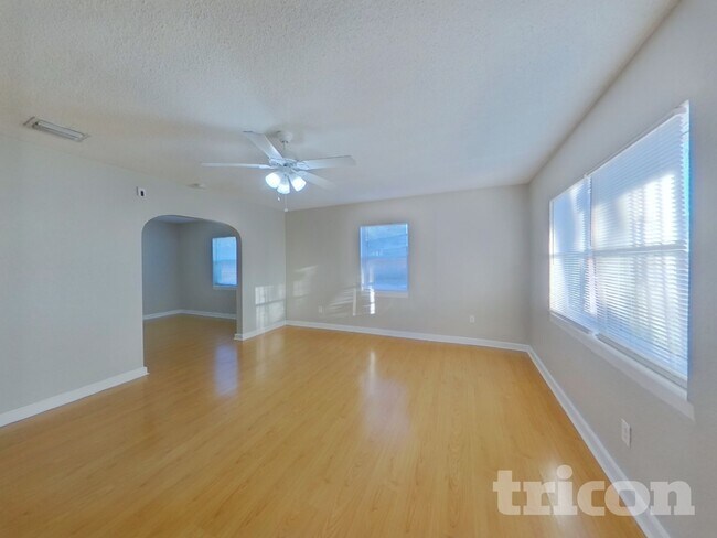 Foto del edificio - 612 Yelvington Ave