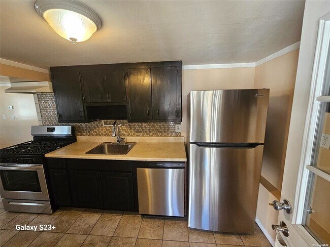 Building Photo - 11 Farragut Ave