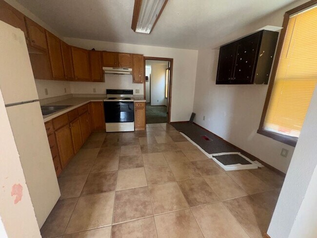 Foto del edificio - 822 W 8th St