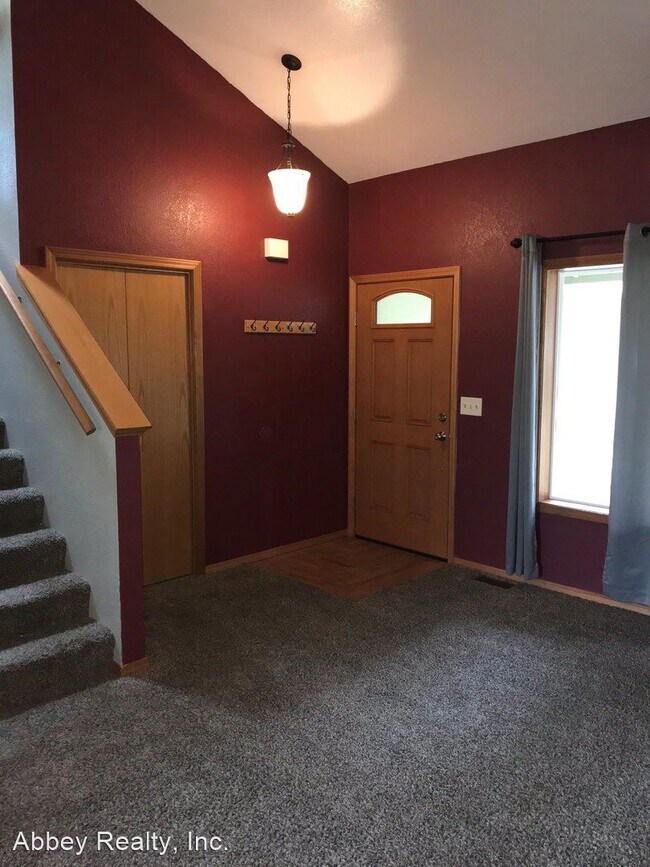 Foto del edificio - 3 br, 2.5 bath House - 5945 58th Ave SE