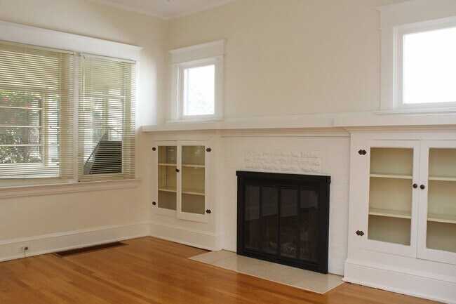 Foto del edificio - 3006 NE 66th Ave